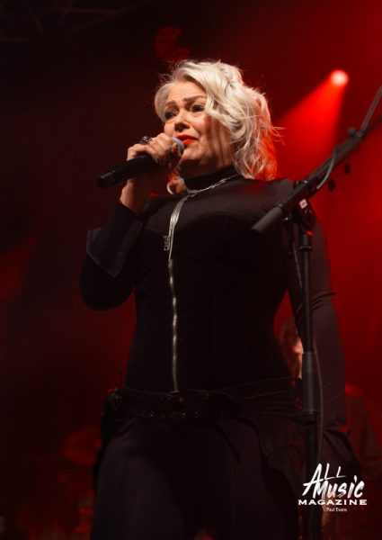 8-kim-wilde-academy-manchester-march-2025-deef